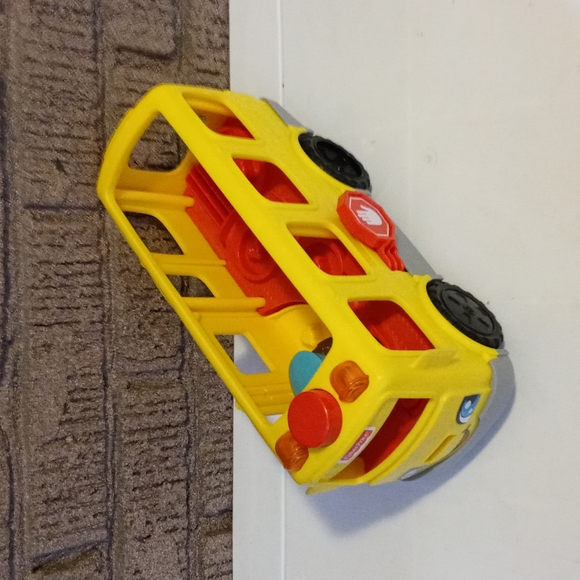 Fisher-Price Other - Fisher Price Little People Singing School Bus With Driver
